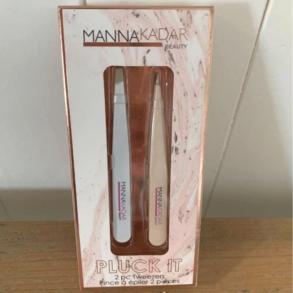 NIB Pluck It đź’‹ Manna Kadar Beauty Two Piece Tweezer Eyebrow Tool Set - Picture 1 of 2